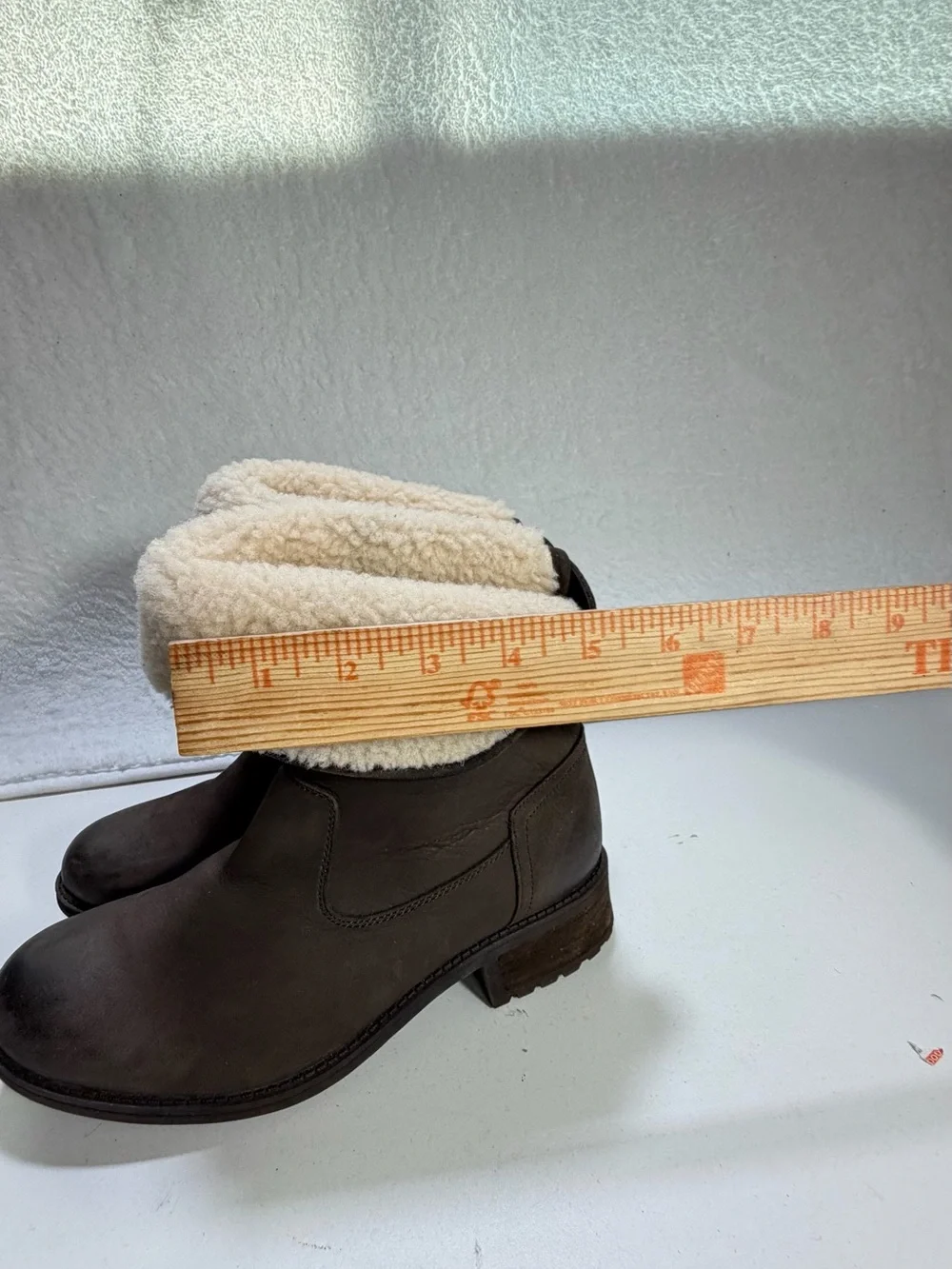UGG Aldon Leather Wool Cuff Boots Stout Brown Women’s Size 8 winter boots